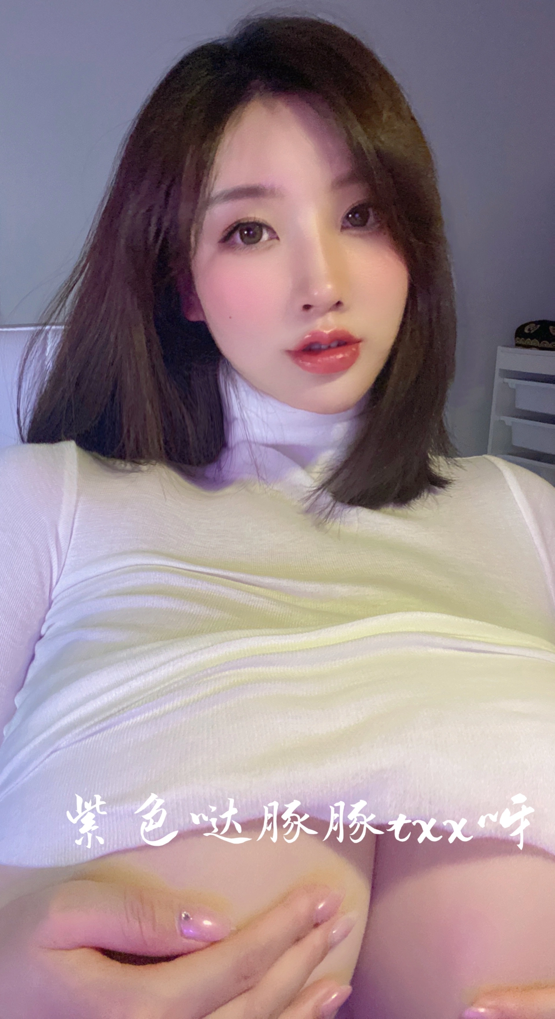 011.童小芯-吊带白丝 1